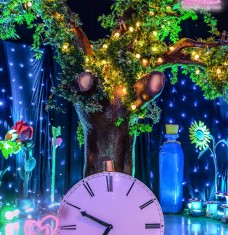 Alice in Wonderland clock & tree
